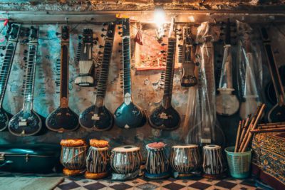 Music shop in Benares, India. Photo by Alexander Reshnya. Source: Shutterstock 